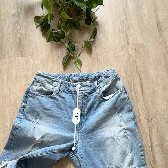 Good American The Weekender Jeans - Picture 5 of 7